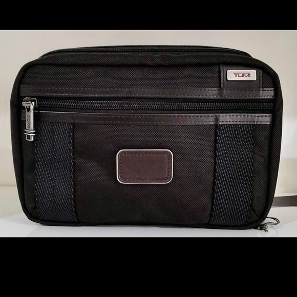Brand New with Tag TUMI McGuire Travel Kit Hickory/Black - Picture 1 of 3